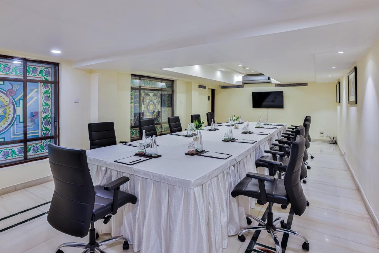 Taj Ganges Váránaszi Kültér fotó Meeting room at the hotel