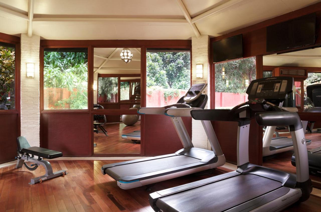 Taj Ganges Váránaszi Kültér fotó The gym at the Taj Bengal